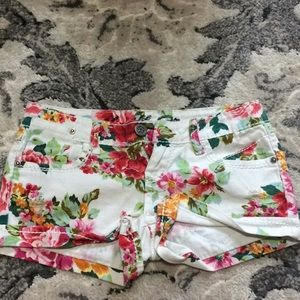 Vanilla Star Floral Shorts